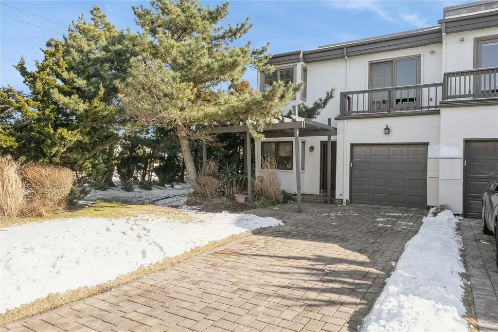 1637 Ocean Boulevard Atlantic Beach NY 11509