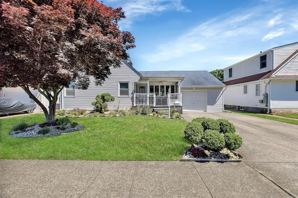 89 Toronto Avenue Massapequa NY 11758