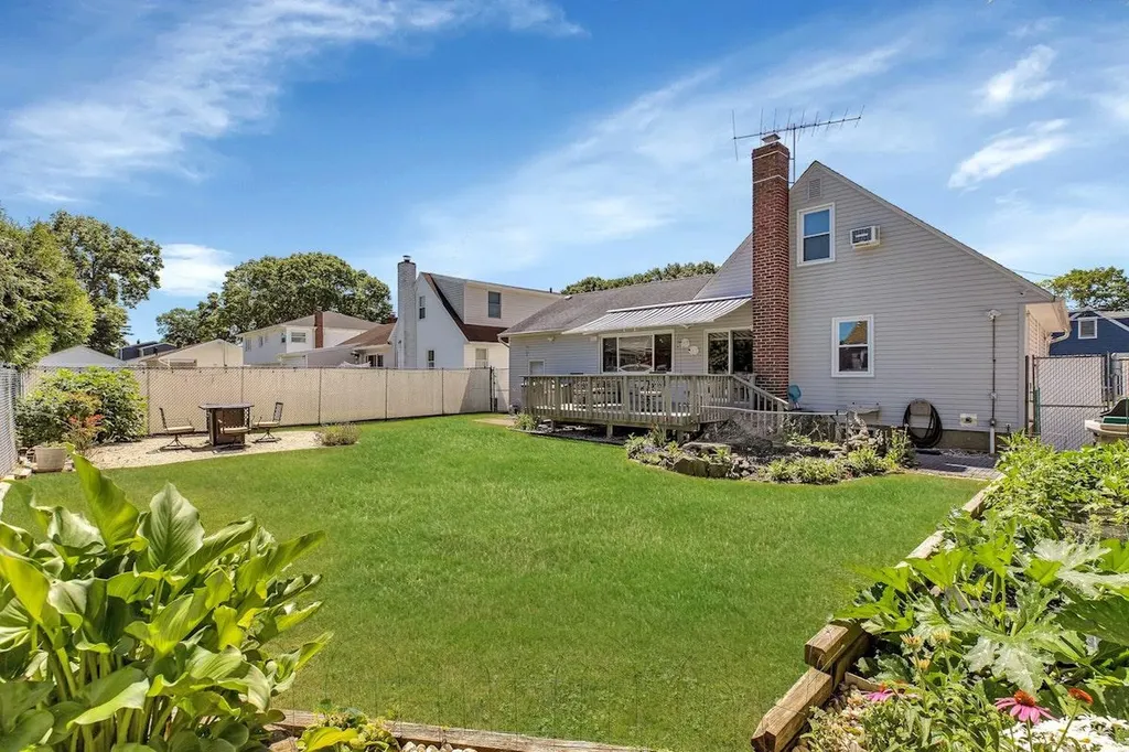 89 Toronto Avenue Massapequa NY 11758