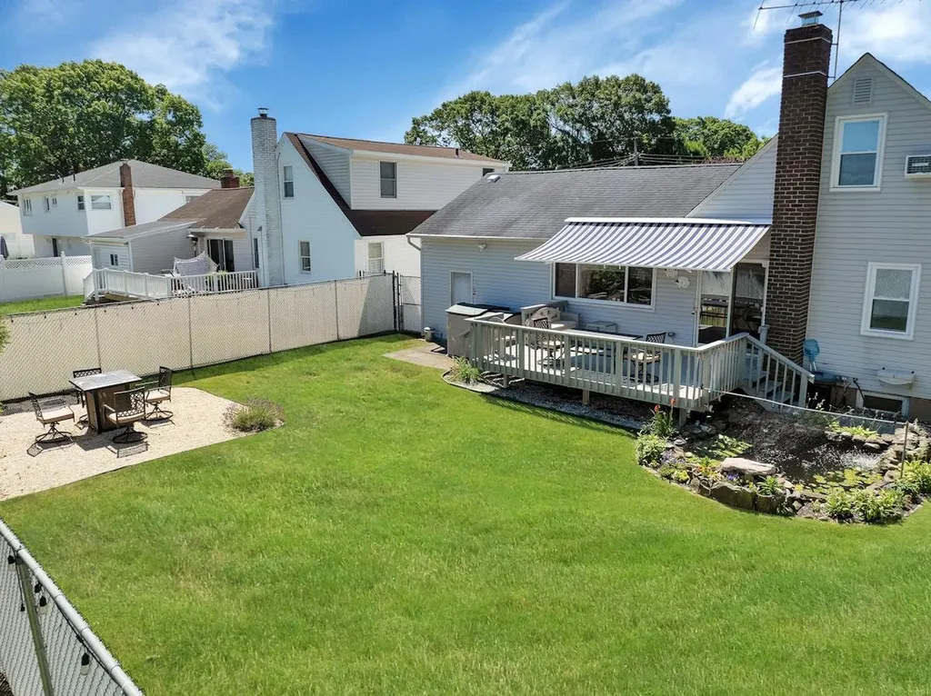 89 Toronto Avenue Massapequa NY 11758