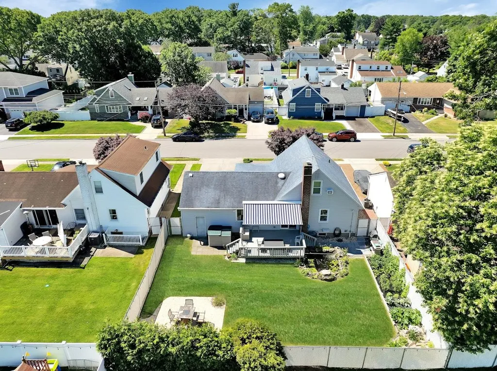 89 Toronto Avenue Massapequa NY 11758
