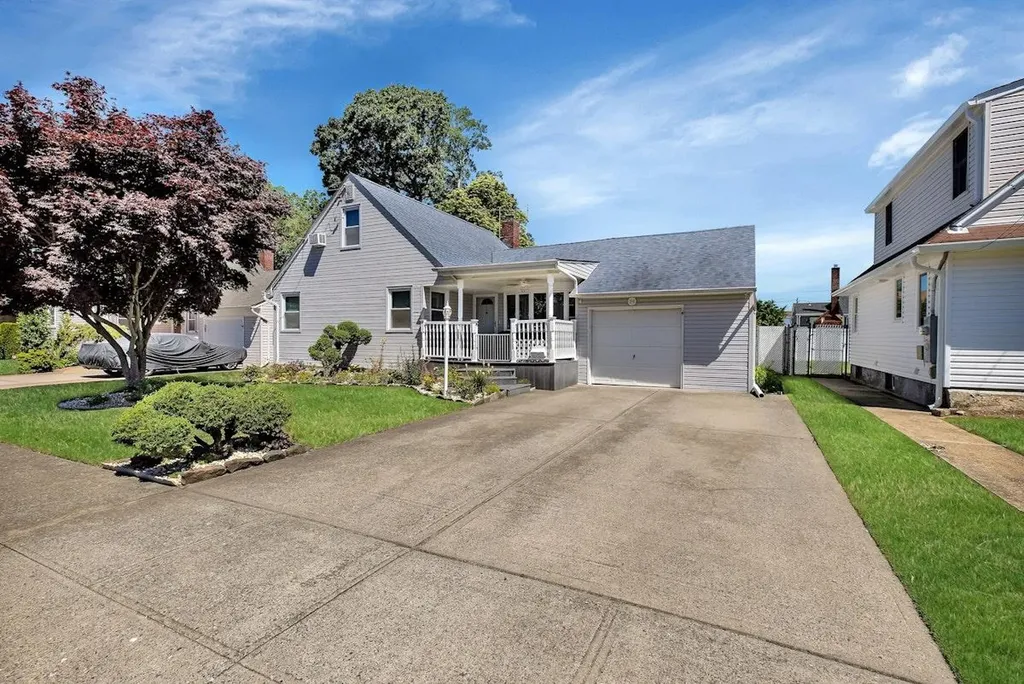 89 Toronto Avenue Massapequa NY 11758