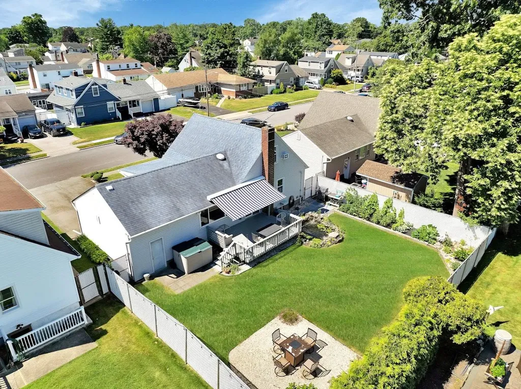 89 Toronto Avenue Massapequa NY 11758