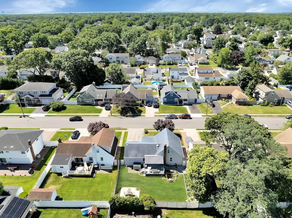 89 Toronto Avenue Massapequa NY 11758