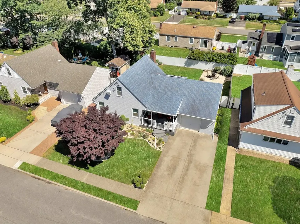 89 Toronto Avenue Massapequa NY 11758