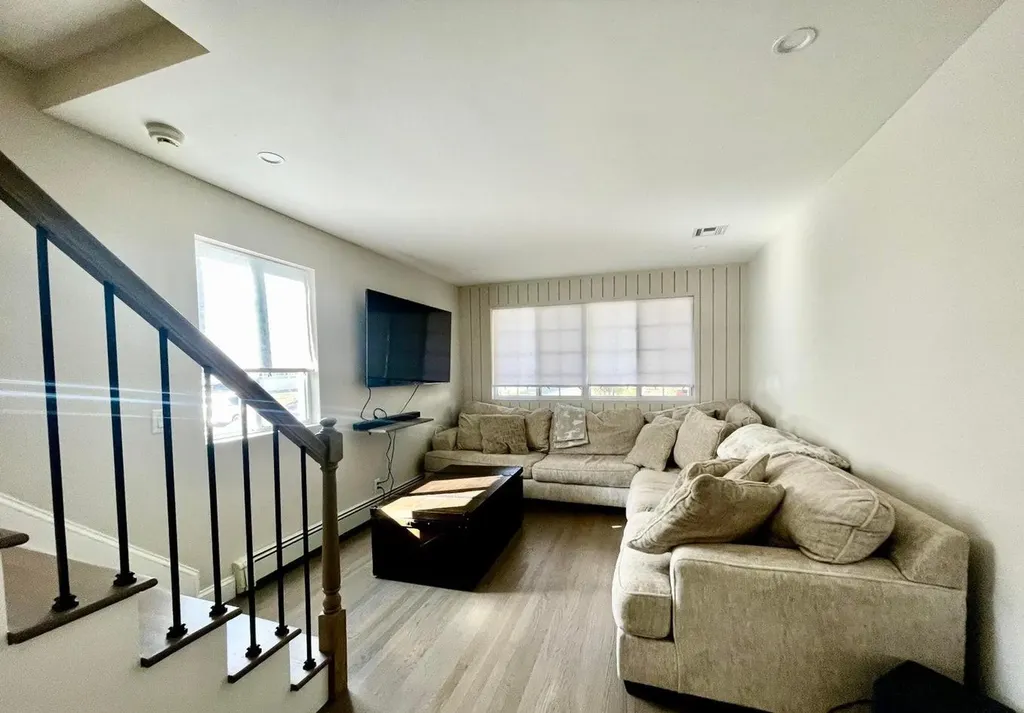 343 Stewart Avenue Staten Island NY 10314
