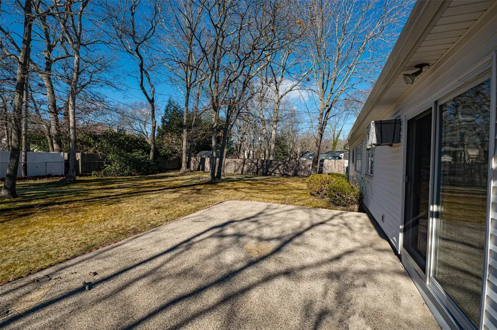 8 Dorchester Drive Coram NY 11727