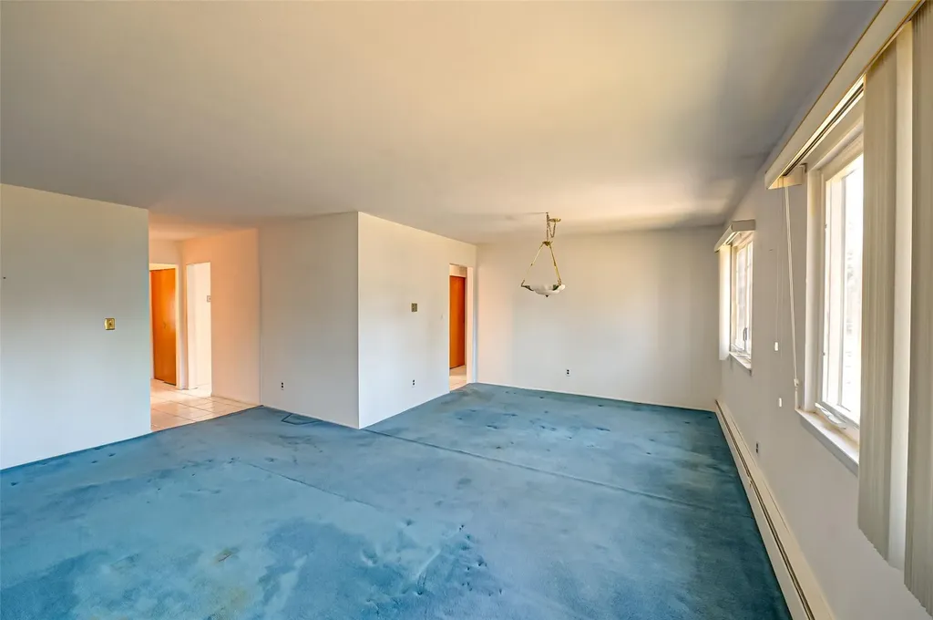 8 Dorchester Drive Coram NY 11727
