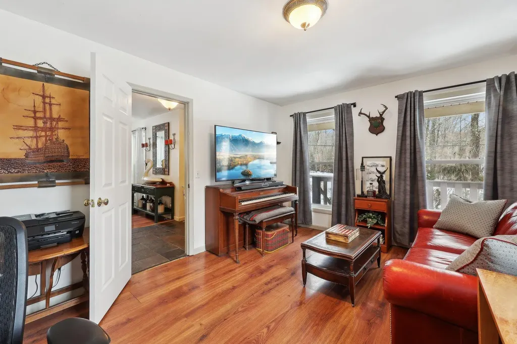 9 Sarvis Lane Newburgh NY 12550