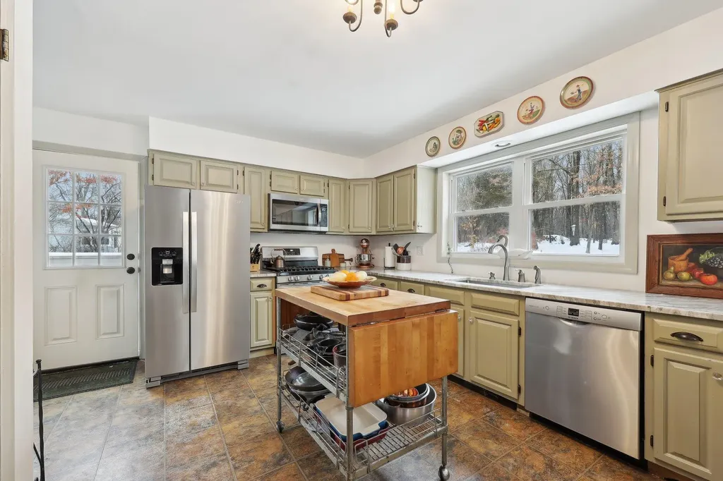 9 Sarvis Lane Newburgh NY 12550