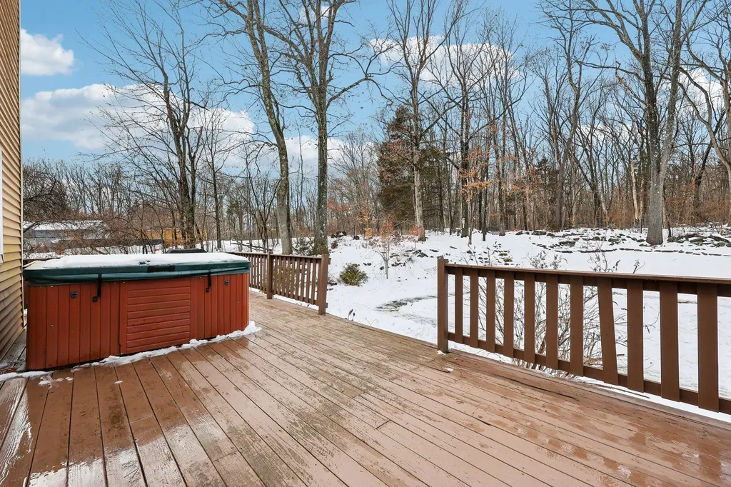 9 Sarvis Lane Newburgh NY 12550