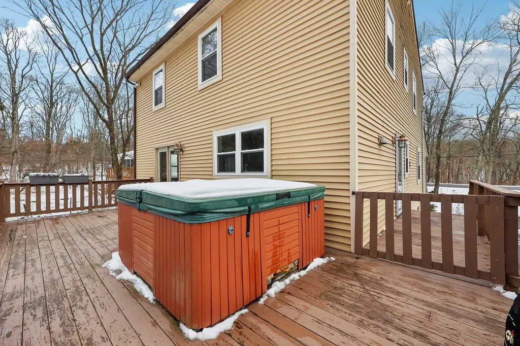 9 Sarvis Lane Newburgh NY 12550
