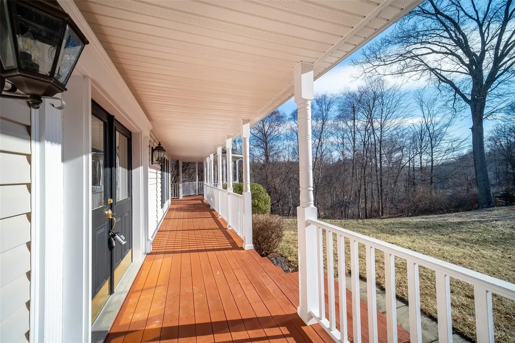 16 Pheasant Run Road Putnam Valley NY 10579