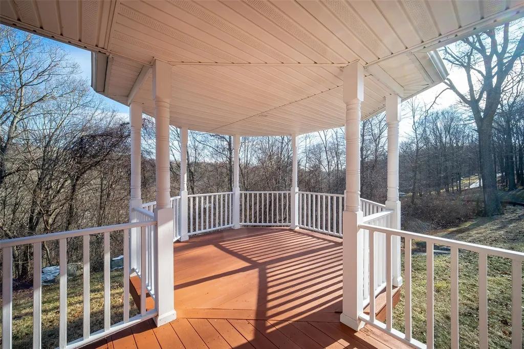 16 Pheasant Run Road Putnam Valley NY 10579