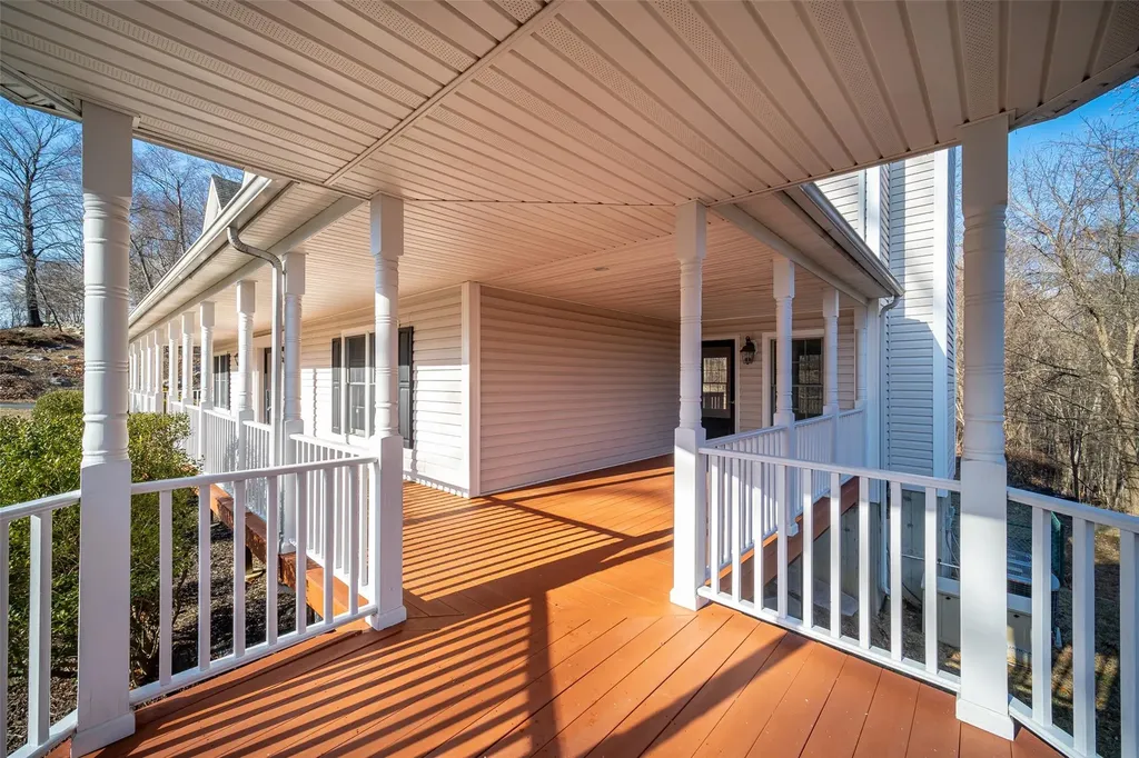 16 Pheasant Run Road Putnam Valley NY 10579