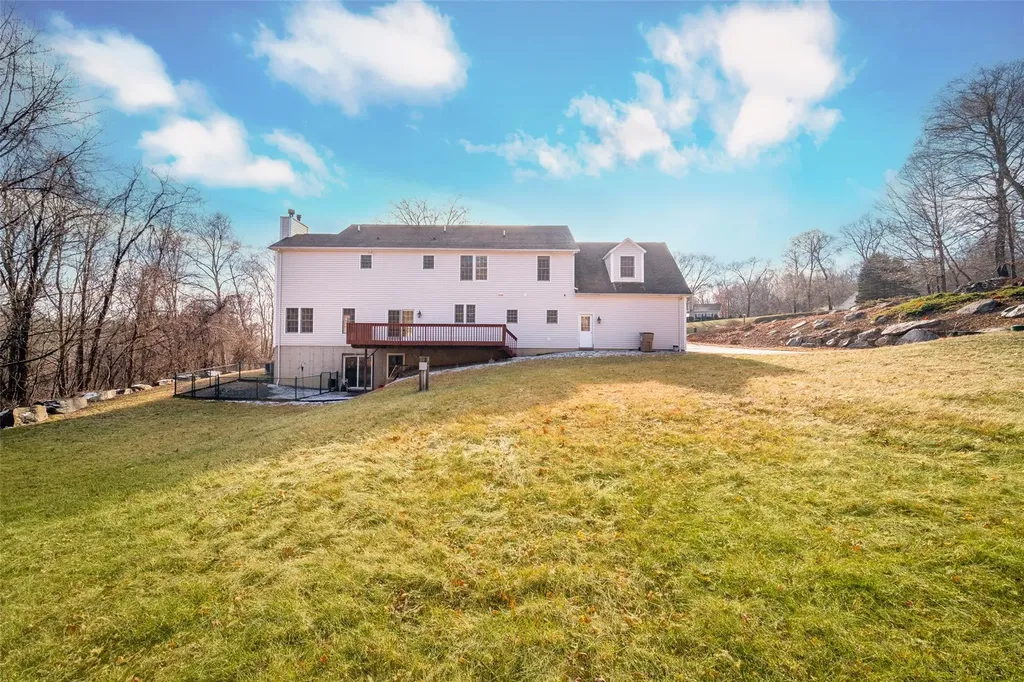 16 Pheasant Run Road Putnam Valley NY 10579