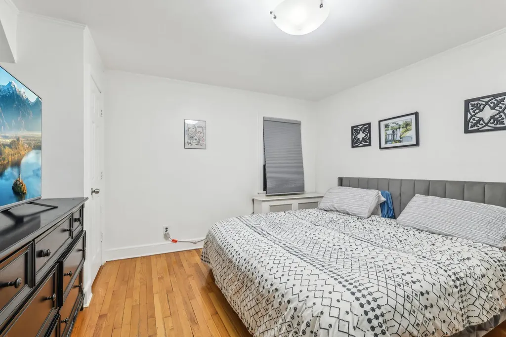 251 E Argyle Street Valley Stream NY 11580