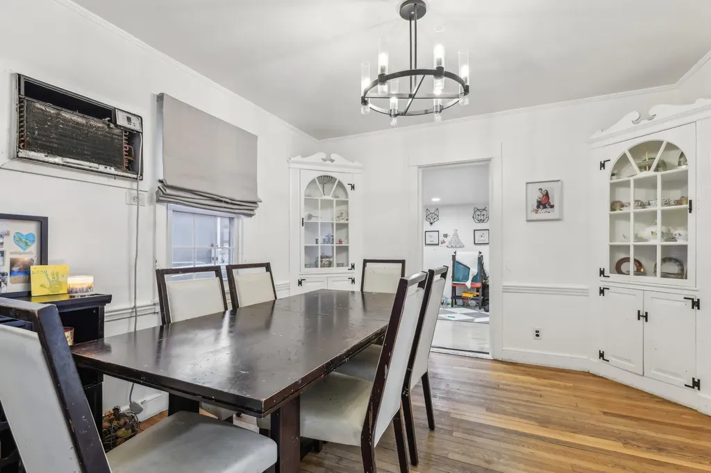 251 E Argyle Street Valley Stream NY 11580
