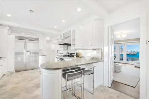 1 Douglas Lane Larchmont NY 10538