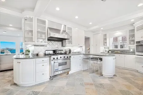 1 Douglas Lane Larchmont NY 10538