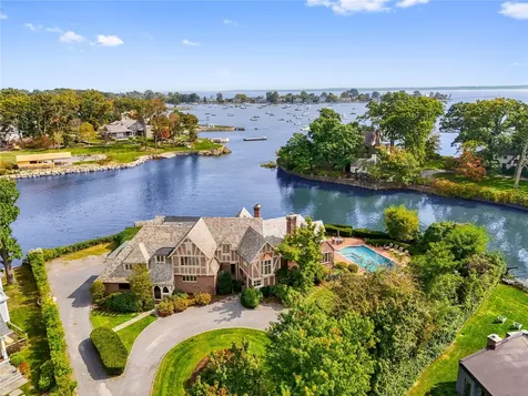 1 Douglas Lane Larchmont NY 10538