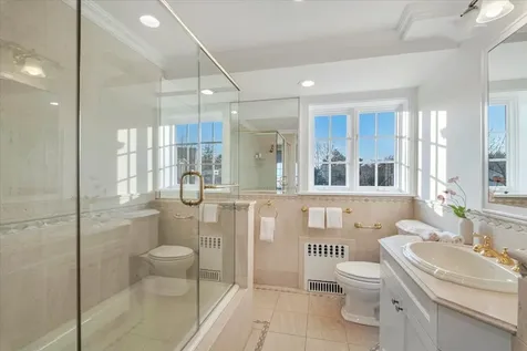 1 Douglas Lane Larchmont NY 10538