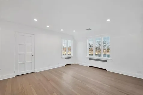 1 Douglas Lane Larchmont NY 10538