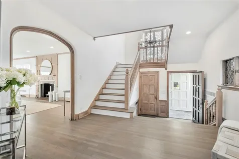 1 Douglas Lane Larchmont NY 10538
