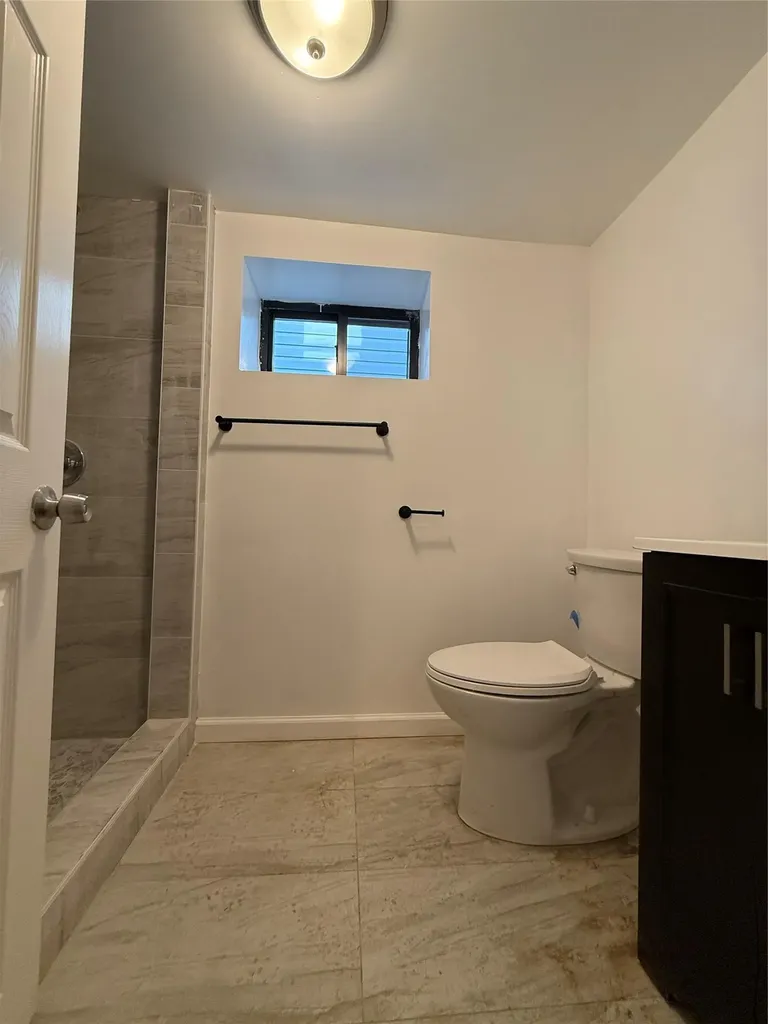 1547 Research Avenue Bronx NY 10465