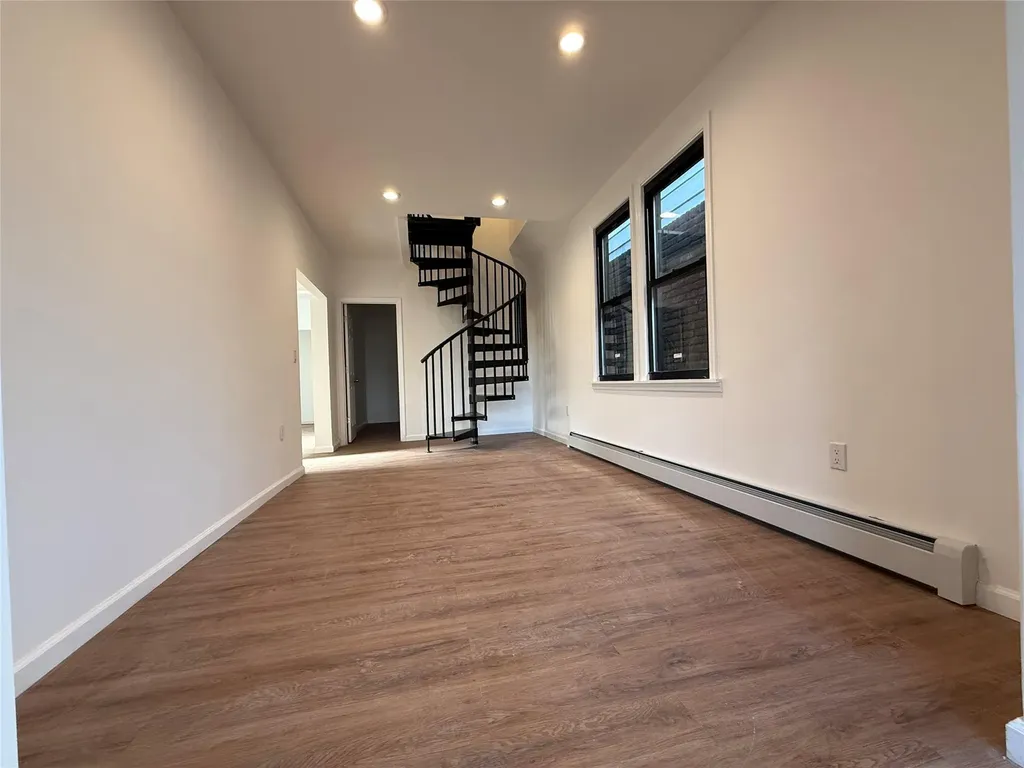 1547 Research Avenue Bronx NY 10465