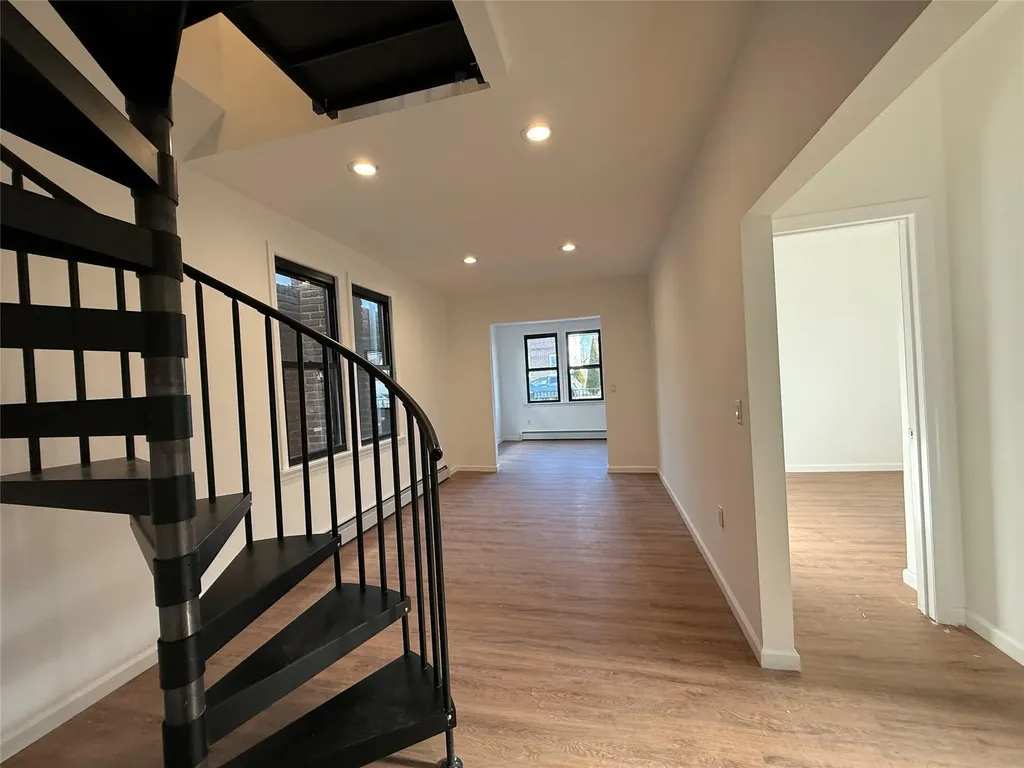 1547 Research Avenue Bronx NY 10465