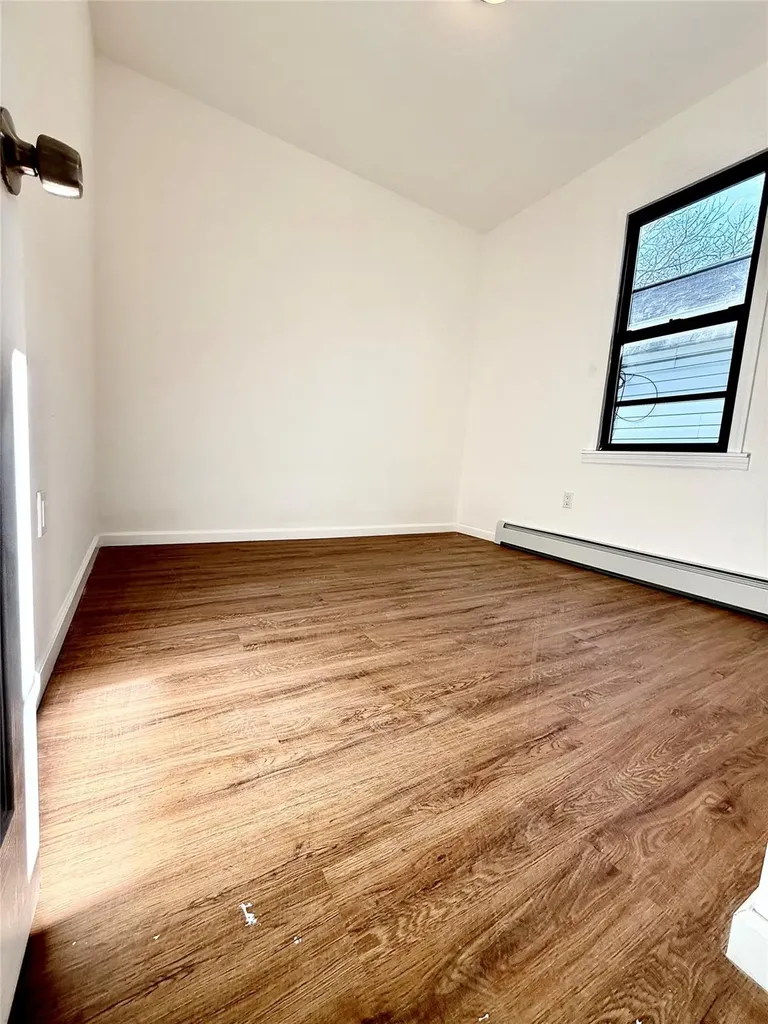 1547 Research Avenue Bronx NY 10465