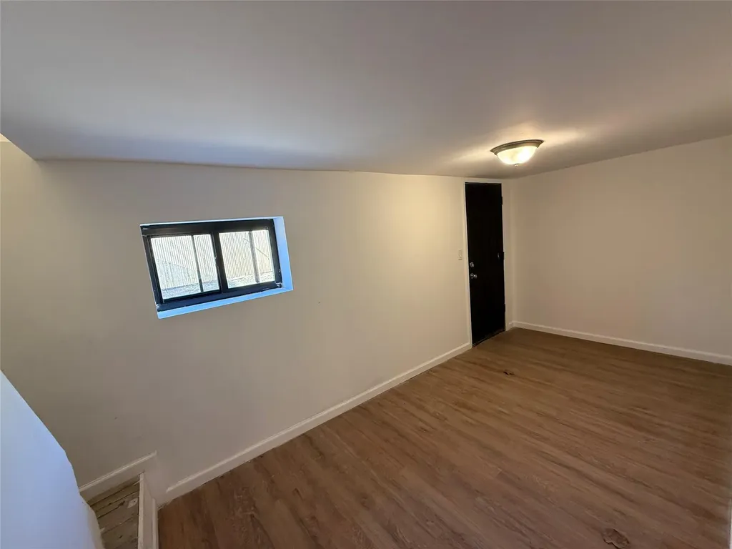 1547 Research Avenue Bronx NY 10465