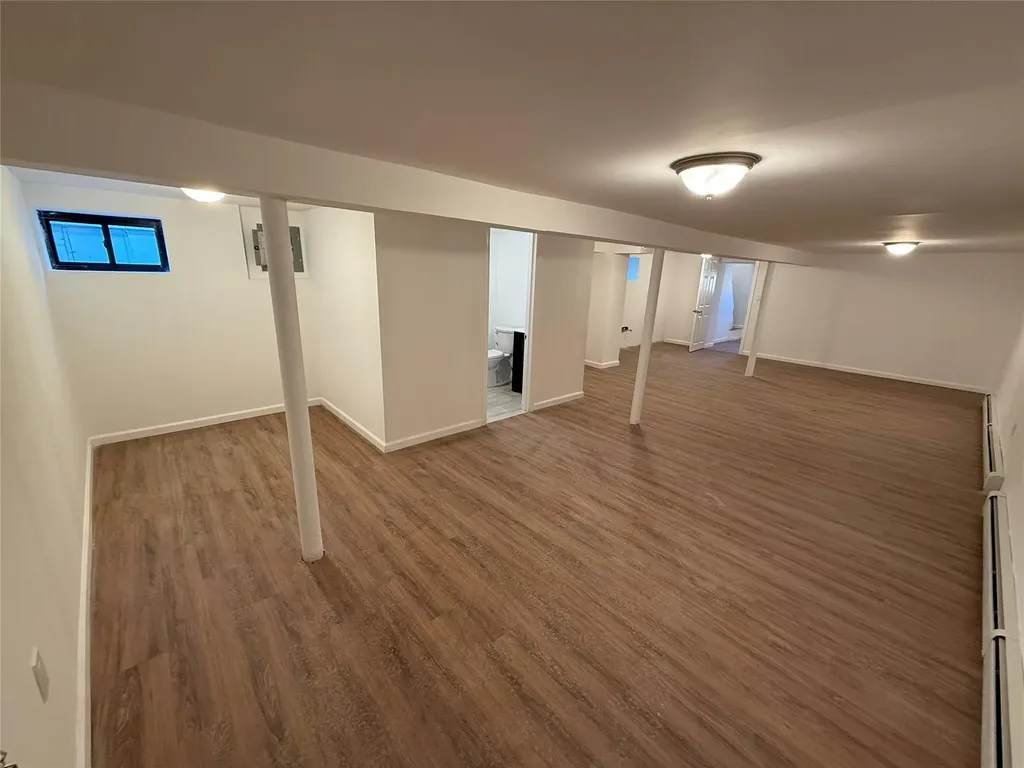 1547 Research Avenue Bronx NY 10465