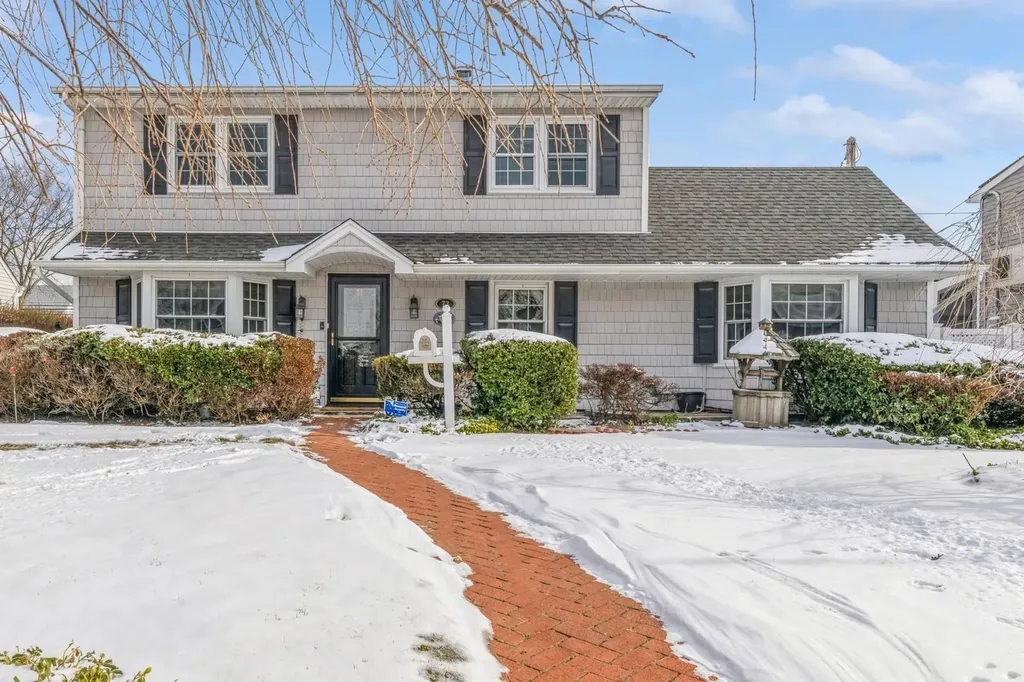 73 Rope Lane Levittown NY 11756