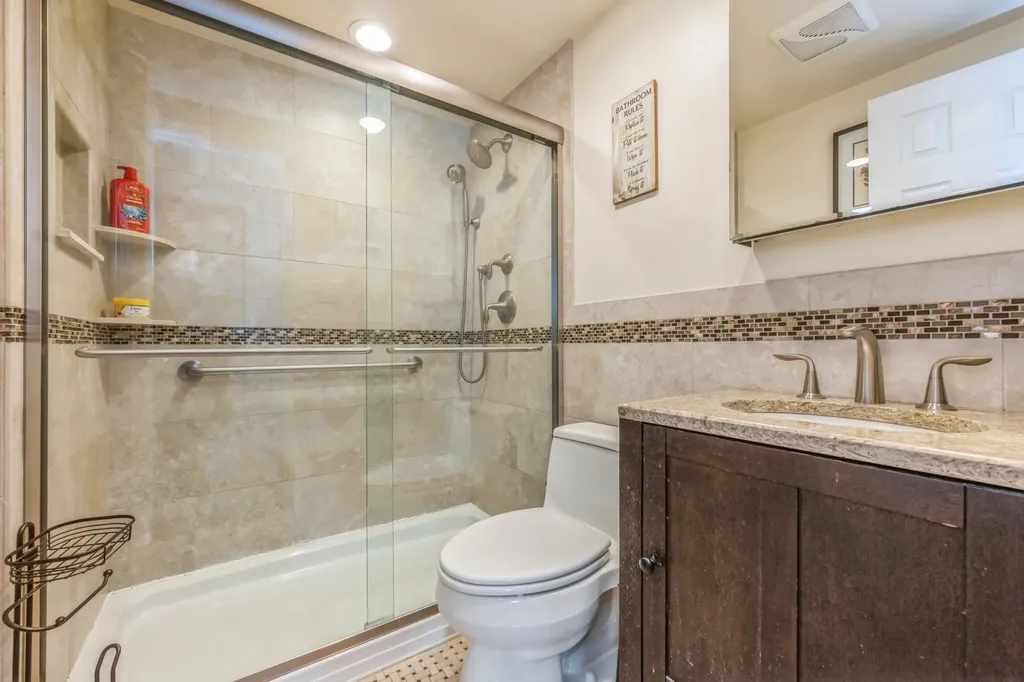 73 Rope Lane Levittown NY 11756