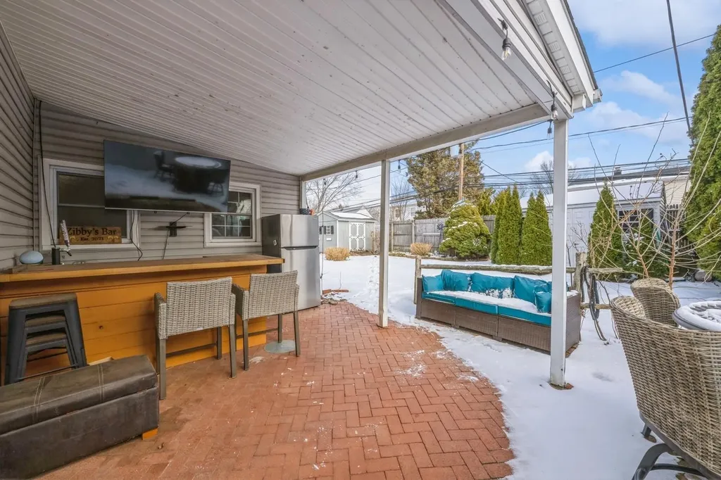 73 Rope Lane Levittown NY 11756