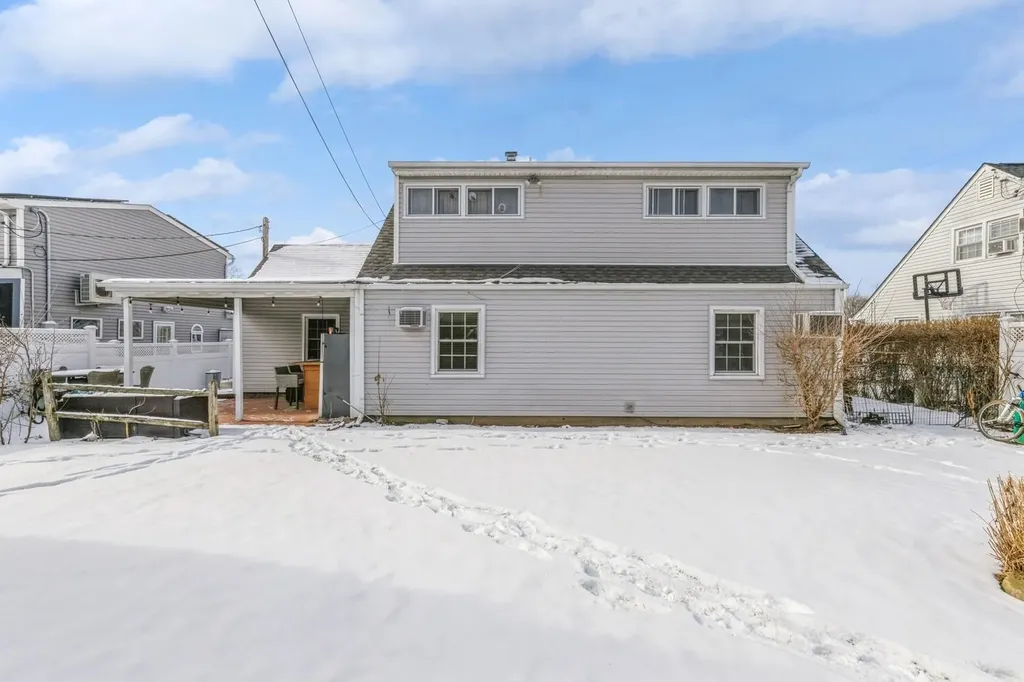 73 Rope Lane Levittown NY 11756