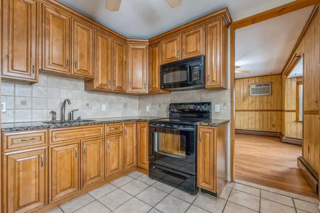 73 Rope Lane Levittown NY 11756