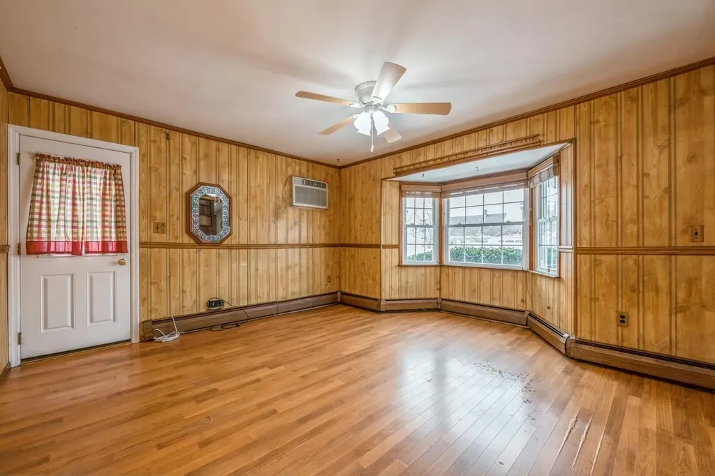 73 Rope Lane Levittown NY 11756