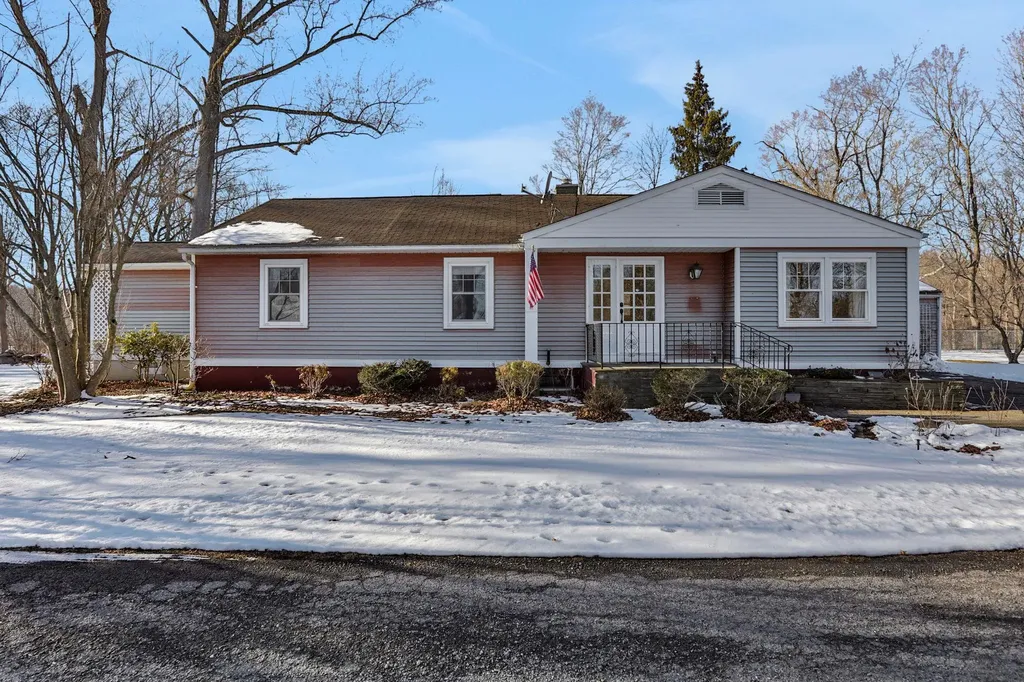 6 Staples Lane New Windsor NY 12553