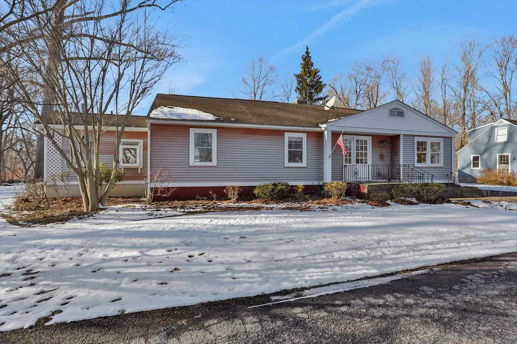 6 Staples Lane New Windsor NY 12553