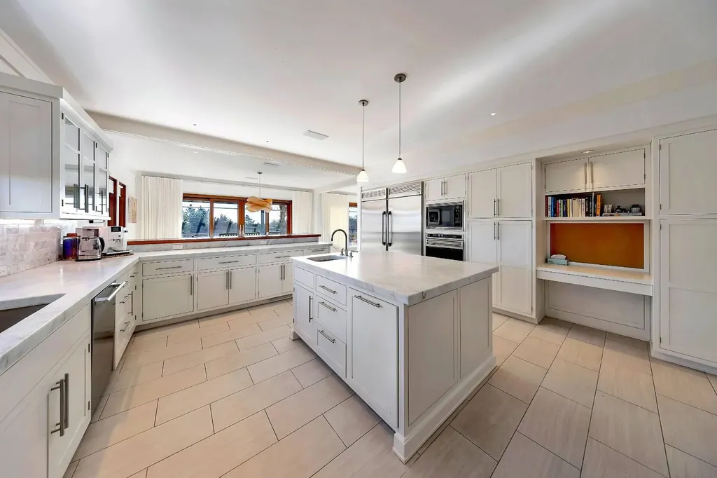 127 Dune Road Westhampton Beach NY 11978