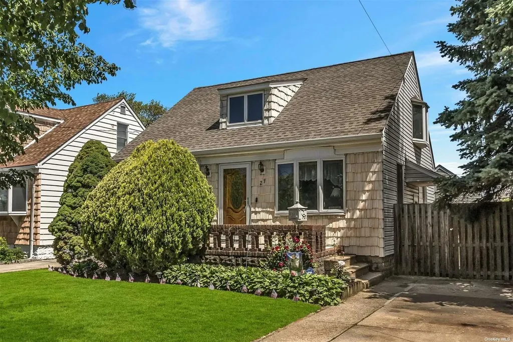 27 Morris Parkway Valley Stream NY 11580