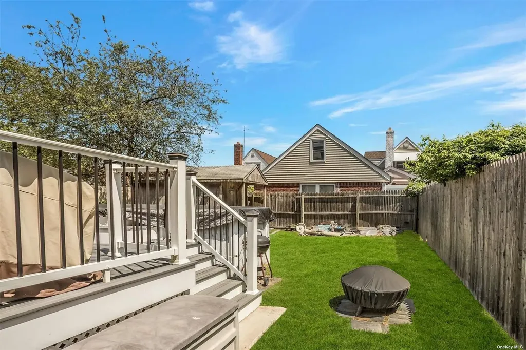 27 Morris Parkway Valley Stream NY 11580