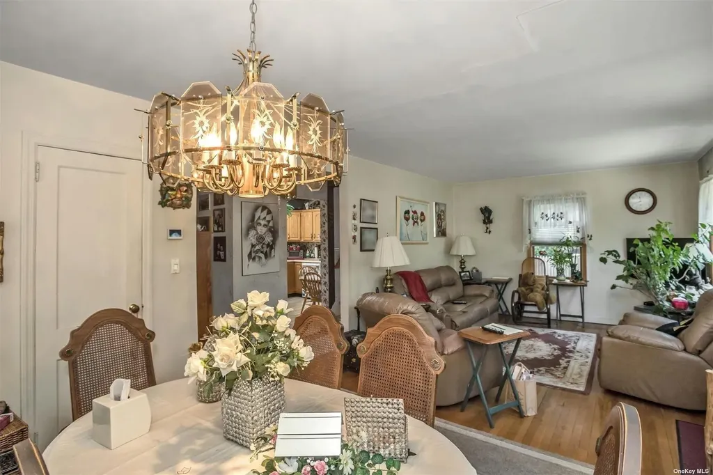 27 Morris Parkway Valley Stream NY 11580