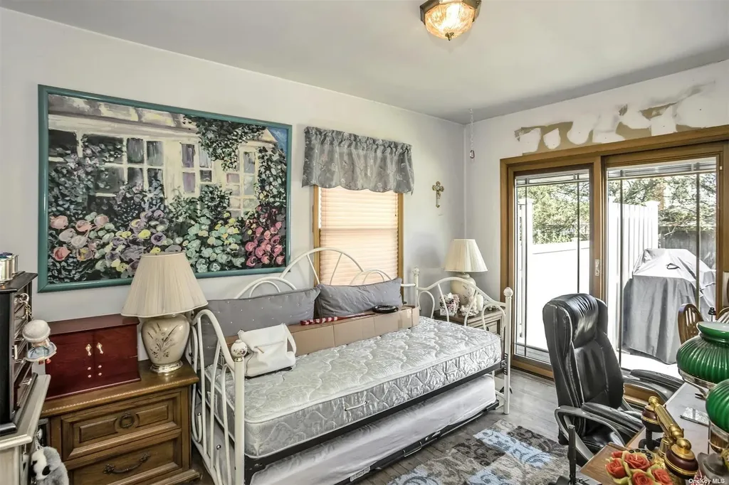 27 Morris Parkway Valley Stream NY 11580