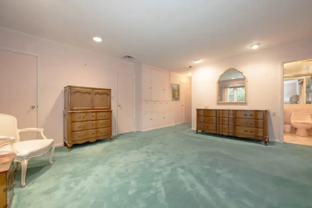 7 Kings Drive Old Westbury NY 11568