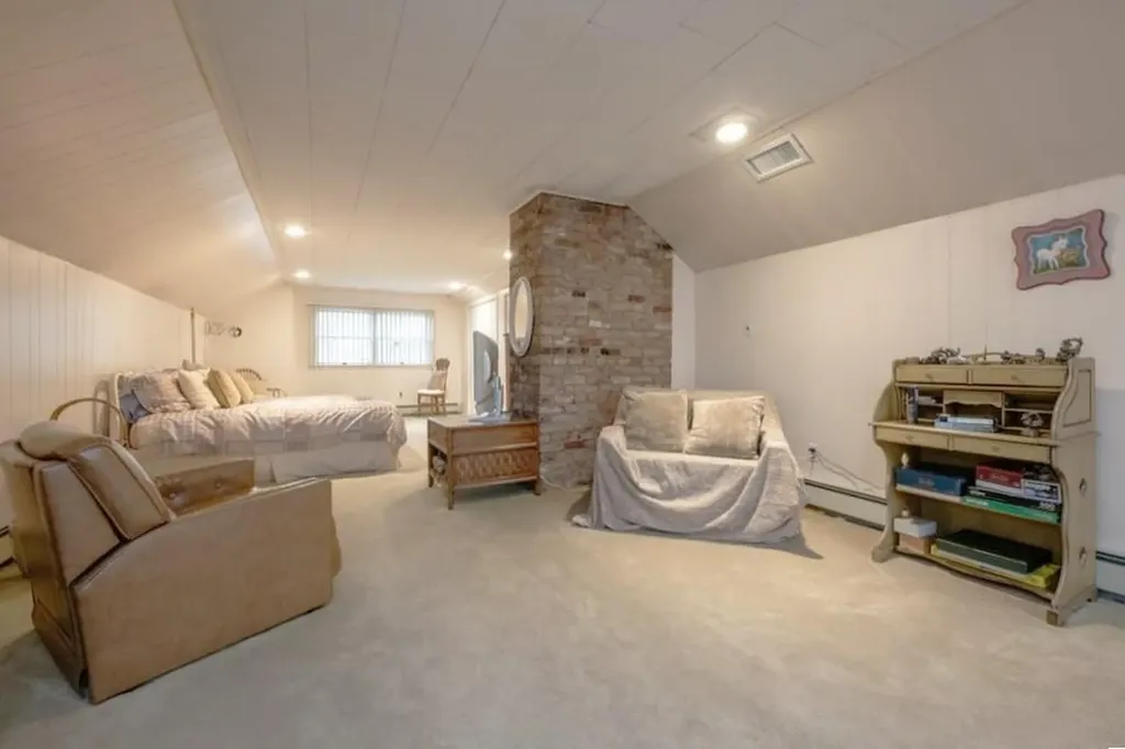 7 Kings Drive Old Westbury NY 11568