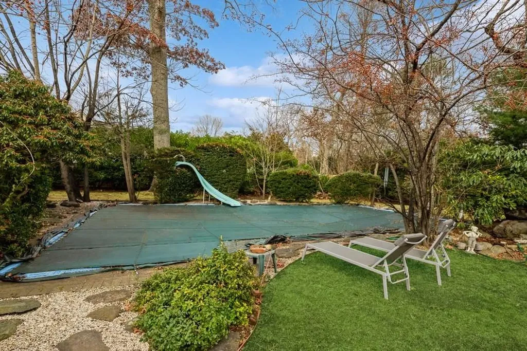 7 Kings Drive Old Westbury NY 11568